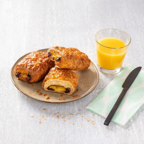 Schokoladenbrötchen mit Konditorcreme
