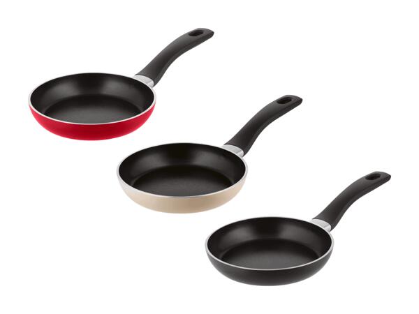 Petite poêle en aluminium