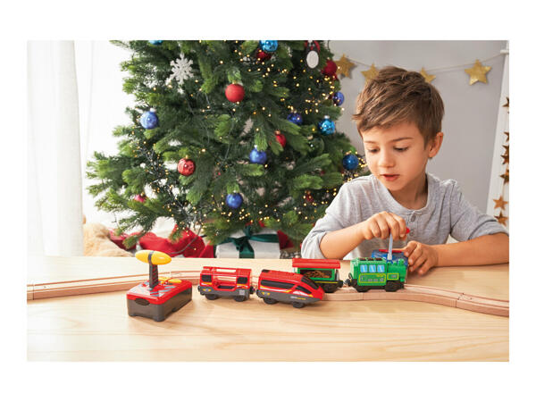 Playtive Remote-Controlled or Rechargeable Self-Propelling Train
