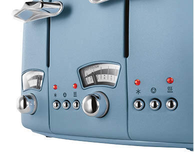 De'Longhi 4-Slice Blue or Cream Argento Toaster