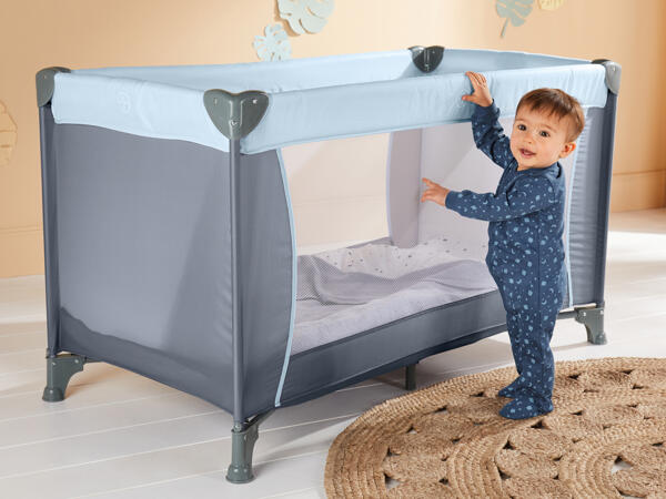 Baby Traver Cot