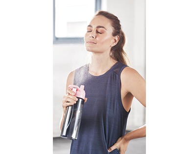 BillieTritan™ Drink Bottle with Spray 850ml