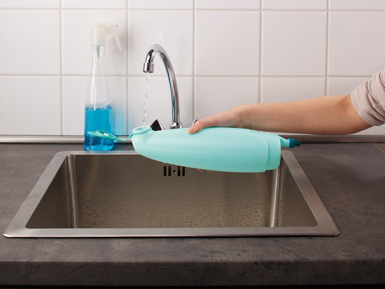 Floor Wiper with Spray Function