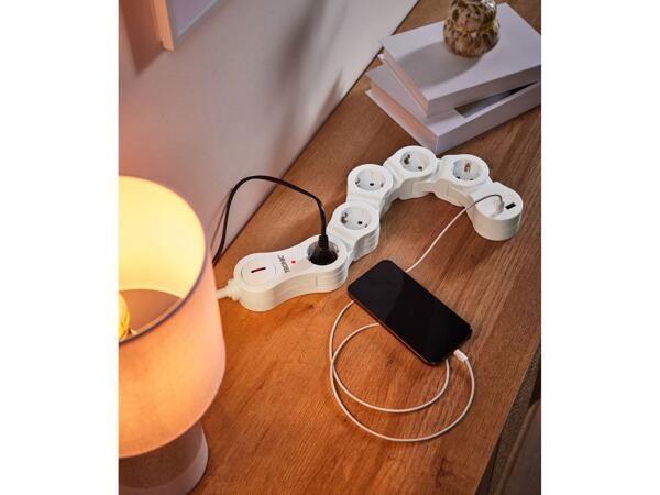 Flexible extension lead with USB ports