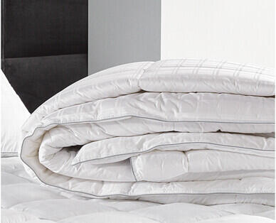 Deluxe Quilt With a Touch of Silk – Queen Size