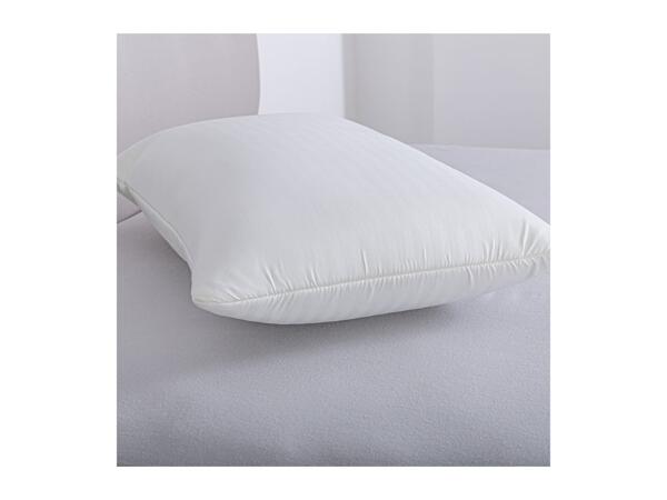 Silentnight Memory Foam Anti-Bacterial Pillow