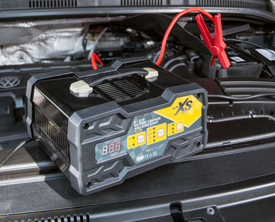 AUTO XS Auto-Batterieladegerät mit Starthilfefunktion
