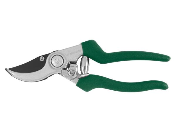 Anvil or bypass secateurs