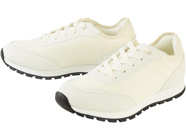 VOLNOČASOVÁ OBUV „SNEAKER"