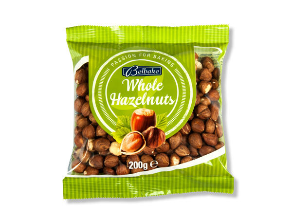 Hela hasselnötskärnor