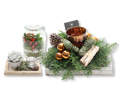 Arrangements festifs avec décorations de Noël