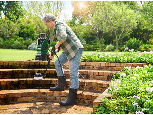 Pressure washer