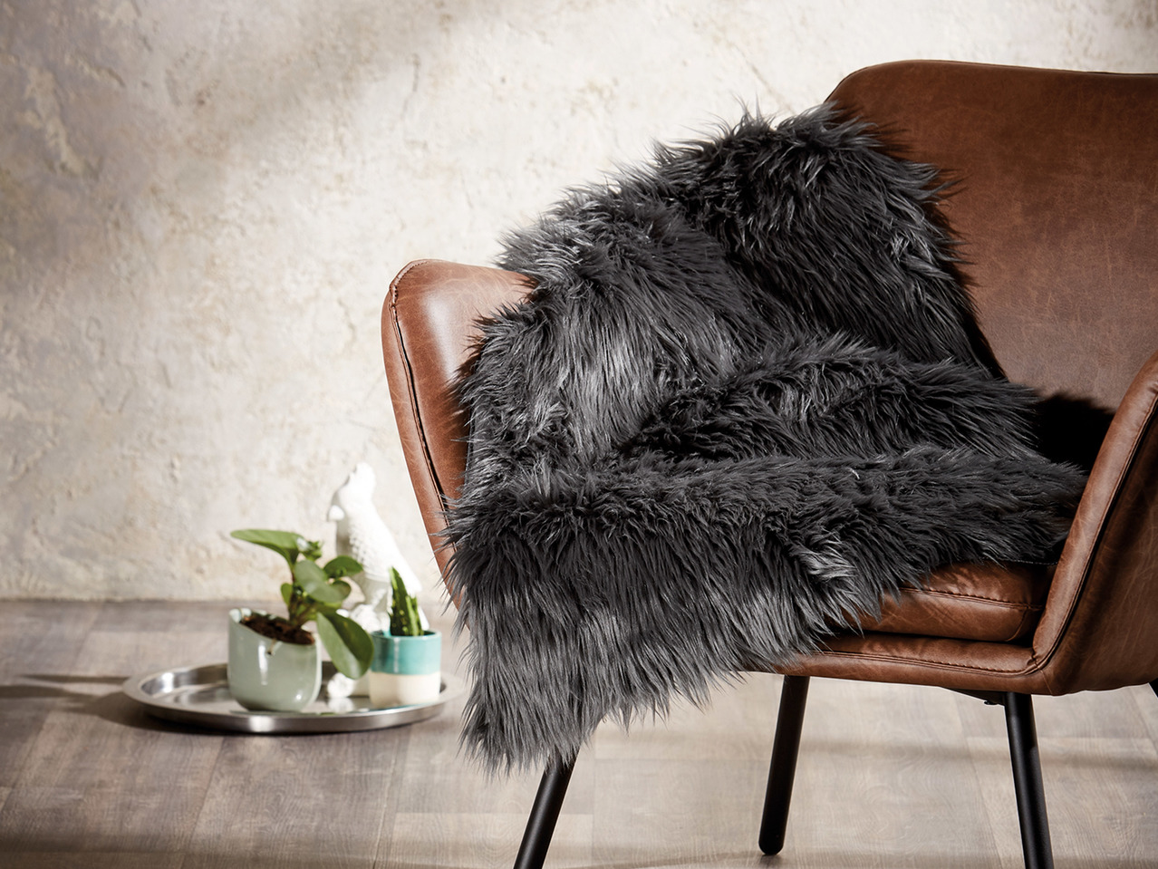 Meradiso Faux Fur Rug1