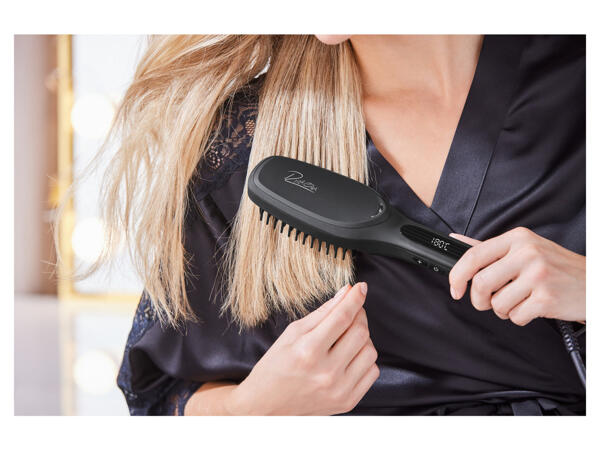 Rita Ora Straightening Brush