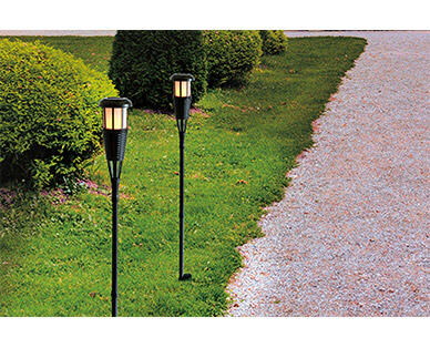 Gardenline 2-Pack Solar Tiki Torches