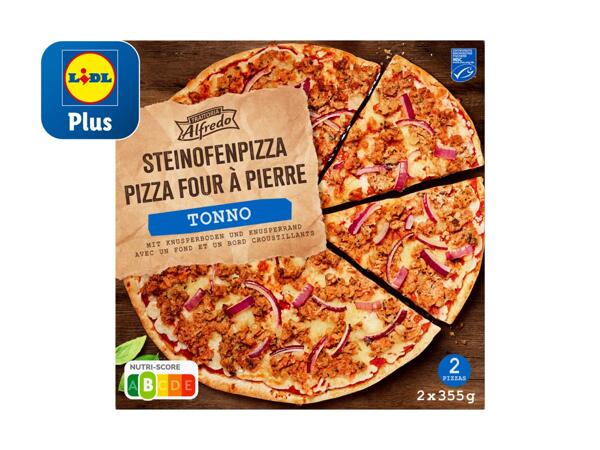 Pizza tonno cotta nel forno a pietra