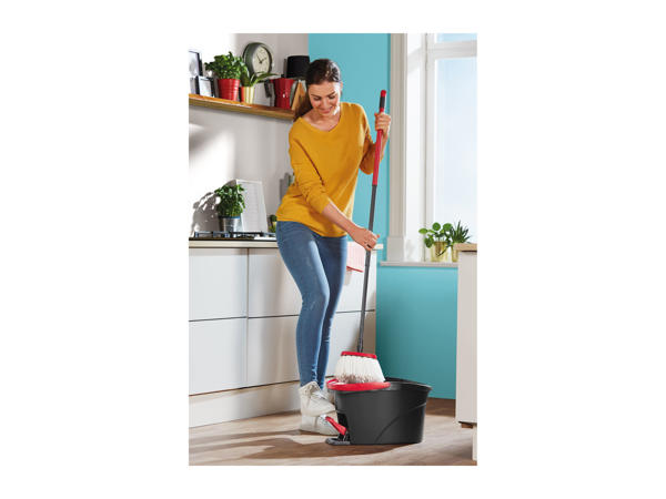 Vileda EasyWring and Clean Mop Set1