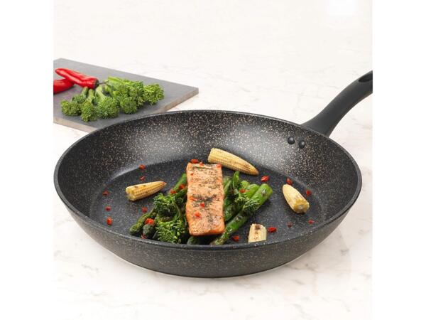 24cm Russell Hobbs Frying Pan