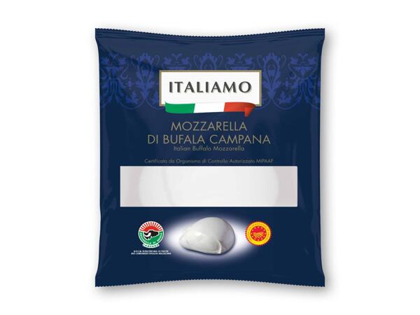 Provoletta ost i skiver eller bøffel mozzarella