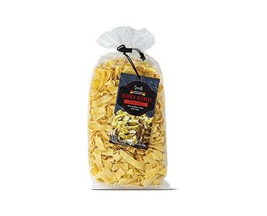 Specially Selected 
 Crinkle Cut or Traditional Cut Ribbon Noodles