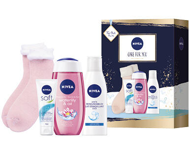 NIVEA
COFFRET CADEAU AVEC DES CHAUSSETTES DOUILLETTES