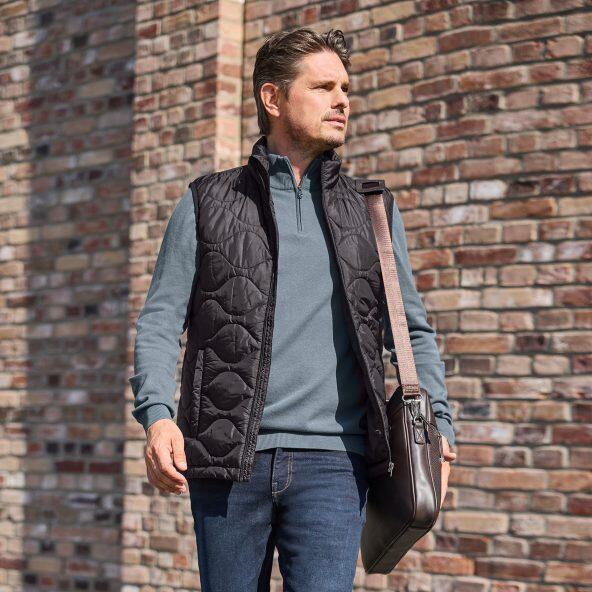 UP2Fashion(R) 				Veste sans manches légèrement rembourrée