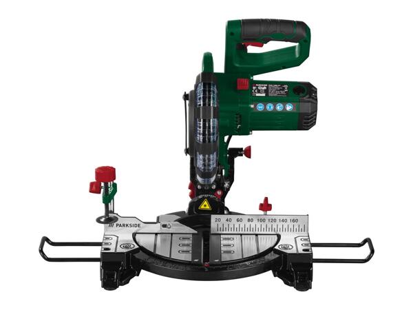 Compound mitre saw