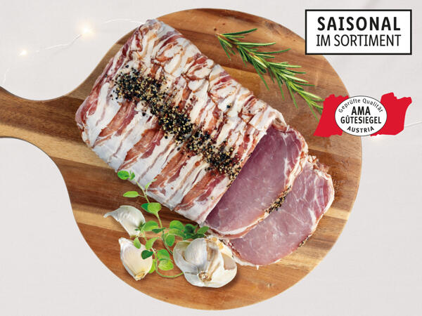 Frische Duroc Karreerose im Speckmantel
