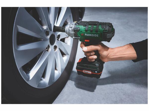 Cordless impact driver for car