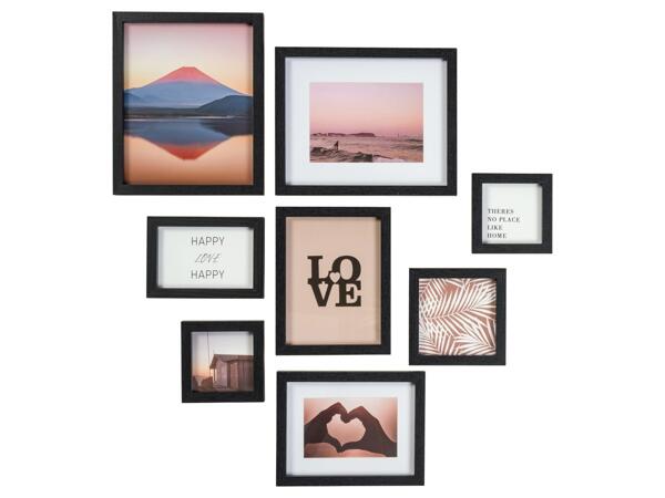 Photo frame set or photo frame