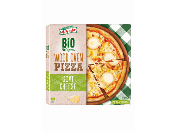 Organic pizza with Goat cheese