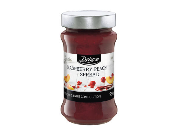 Preparation with spreadable fruit