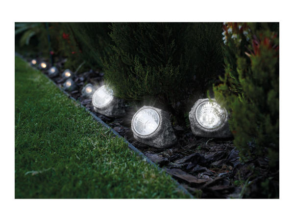 Livarno Lux LED Solar Rock Lights1
