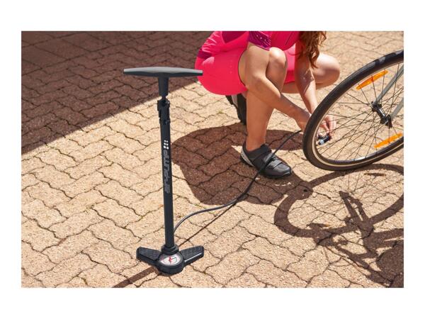 Crivit Floor Pump