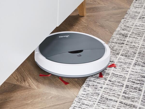 VR ONE Cleaning Robot