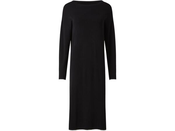 Finstickad klänning