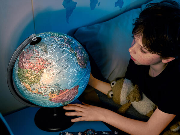 Day and Night Globe