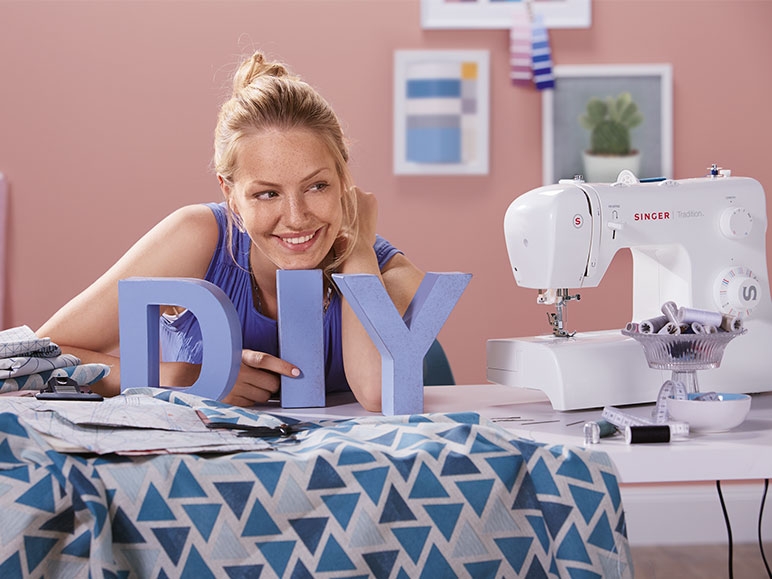 SINGER Sewing Machine