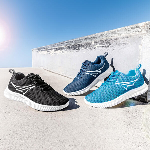 Sport- und Freizeitschuhe