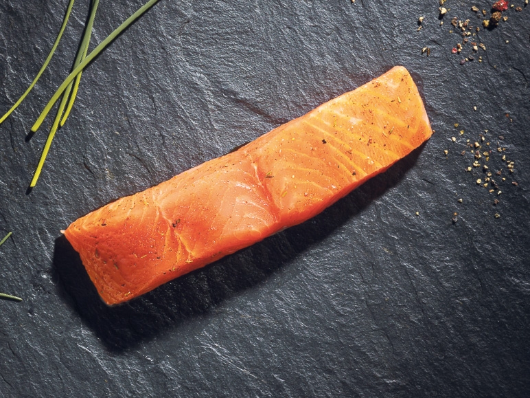 Filet de saumon mariné
