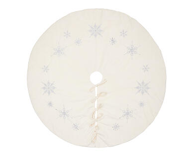 Natural Look Tree Skirt