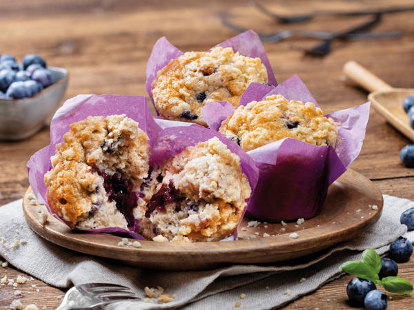 Blaubeer-Muffin mit Butterstreuseln
