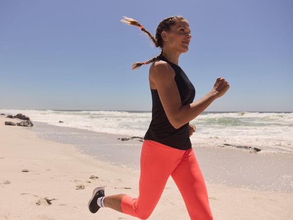 Ladies' sports top