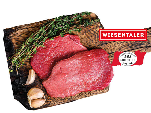 Frische Rindsschnitzel geschnitten