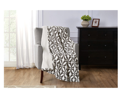 Huntington Home Velvet Plush/Sherpa Throw