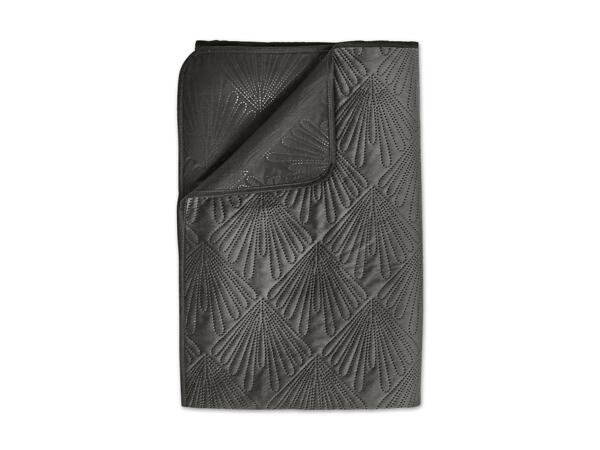 Velours-Tagesdecke