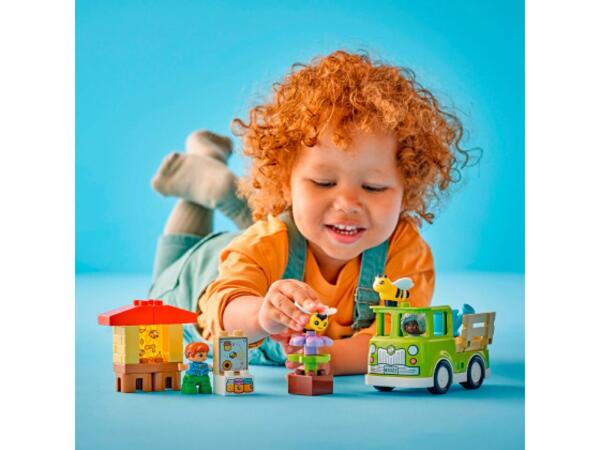 Lego Large LEGO(R) Play Set - Caring for Bees and Beehives