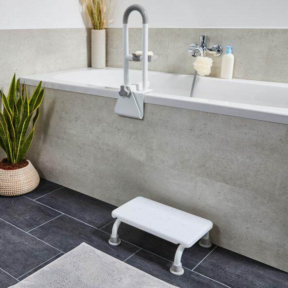 Siège de bain, marchepied ou barre d'appui pour baignoire