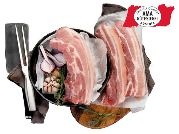 Frischer Schweinebauch in Streifen