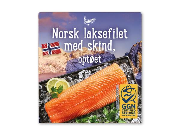Hel lakseside
